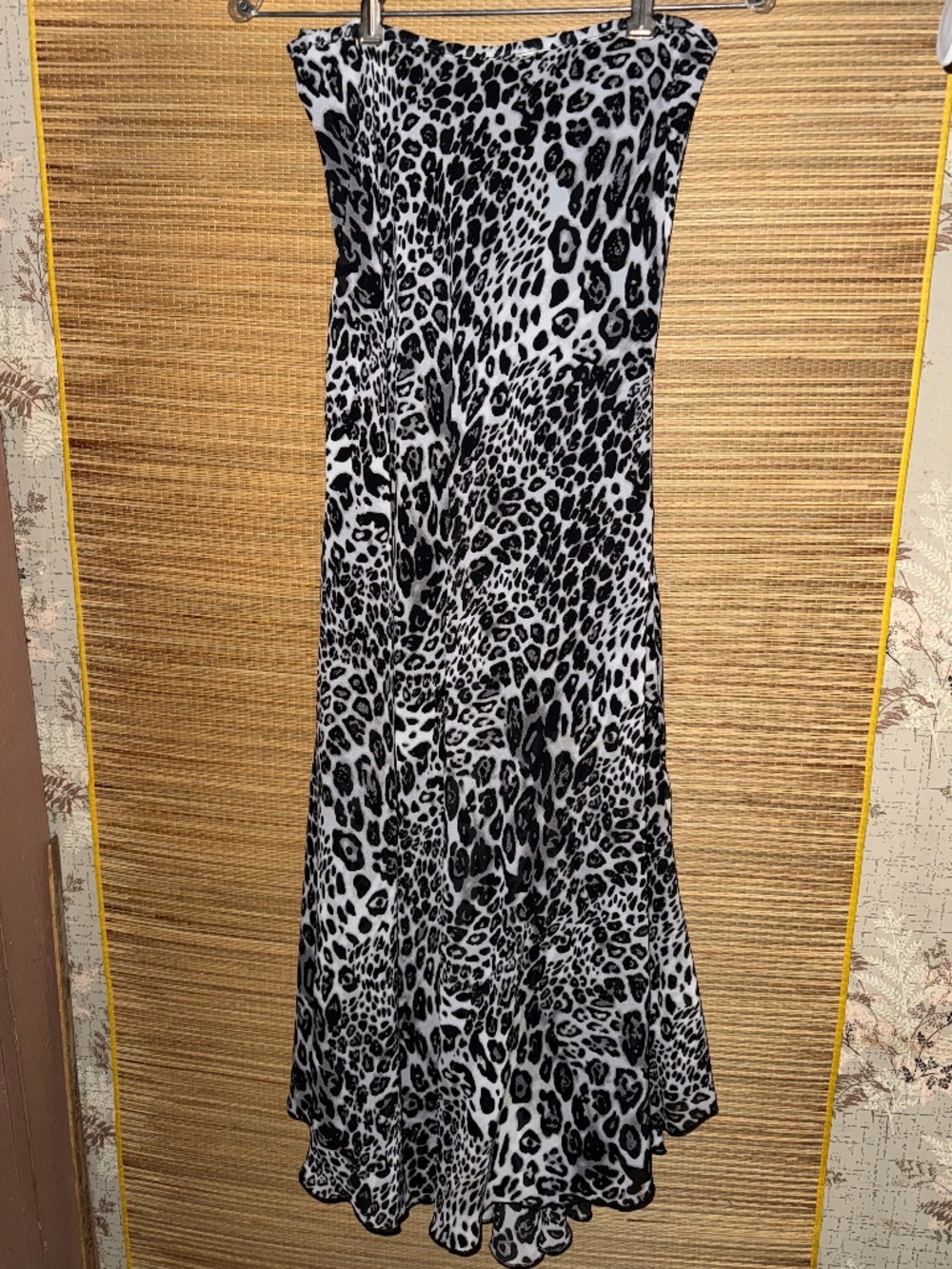 Zan leopard print lined side zipper maxi skirt size L
